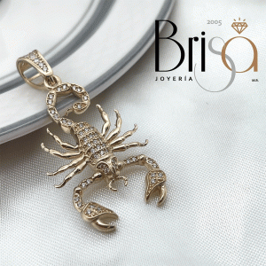 Dije Escorpión en Oro Sólido 10k con Zirconia – Fuerza y Protección con Estilo Animal